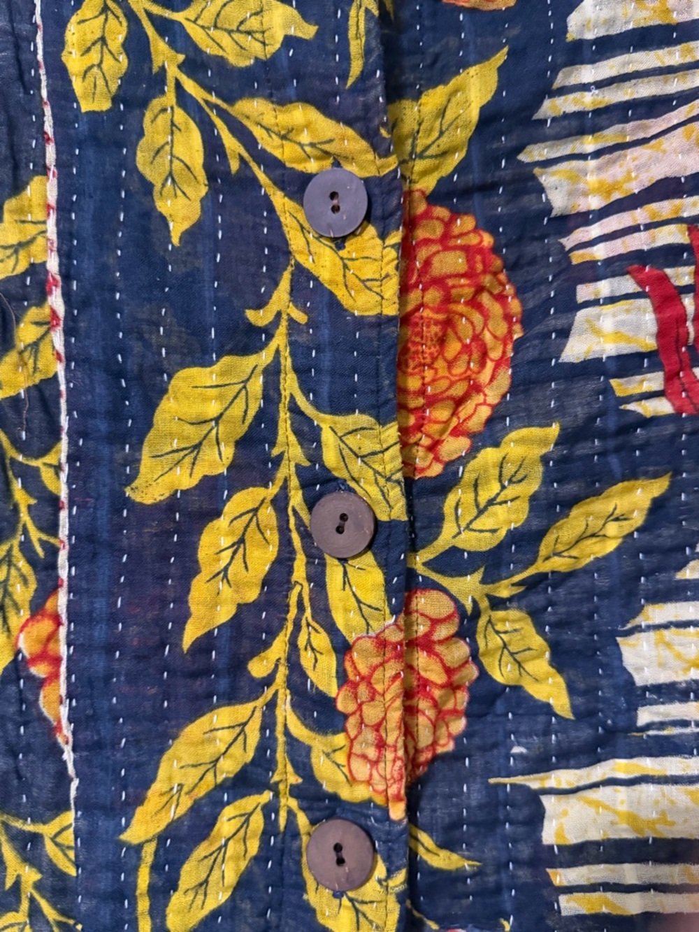 Unique Vintage Kantha Short-Sleeve Floral Patchwork Blouse - Picture 2 of 8